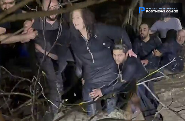 უმძიმესი კადრები: დაიღუპნენ ორსული ქალი და მოზარდი - დაღესტანში წყალდიდობის შედეგად, ხიდი ჩაინგრა და რამდენიმე ადამიანი დინებამ გაიტაცა